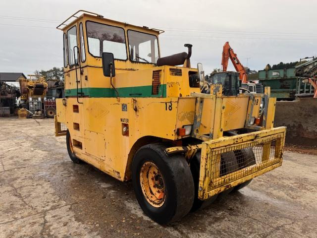 Hamm GRW 15 - Máy lăn khí nén: hình 2 Hamm GRW 15 - Máy lăn khí nén: hình 2