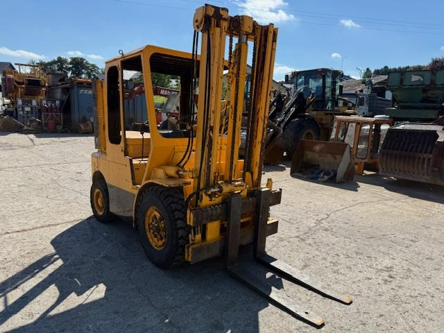 Hyster H 70 C - Xe nhấc hình viễn vọng kính: hình 2 Hyster H 70 C - Xe nhấc hình viễn vọng kính: hình 2