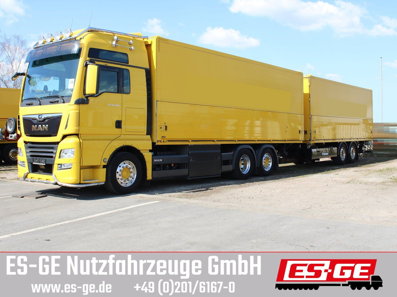 MAN 6x2 LKW mit Tandemanhänger - Xe tải đồ uống: hình 1 MAN 6x2 LKW mit Tandemanhänger - Xe tải đồ uống: hình 1