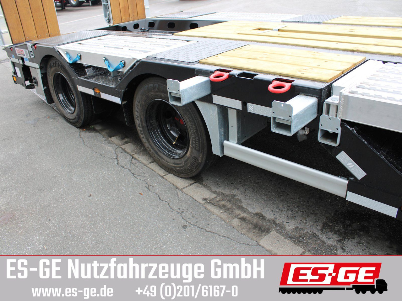 Schwarzmüller Tieflader mit gekröpftem Plateau - Rơ moóc thùng thấp: hình 4 Schwarzmüller Tieflader mit gekröpftem Plateau - Rơ moóc thùng thấp: hình 4