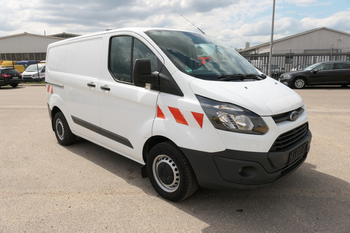 FORD Transit Custom 290 2.0 TDCi - Xe van nhỏ gọn: hình 3 FORD Transit Custom 290 2.0 TDCi - Xe van nhỏ gọn: hình 3