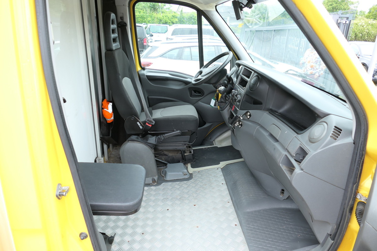 IVECO Daily 35 S11 C30C AUTOMATIK KAMERA Regale LUFT D - Xe tải nhỏ thùng kín: hình 5 IVECO Daily 35 S11 C30C AUTOMATIK KAMERA Regale LUFT D - Xe tải nhỏ thùng kín: hình 5