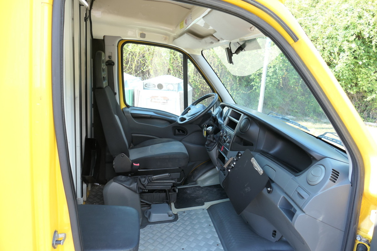 IVECO Daily 35 S11 C30C AUTOMATIK KAMERA Regale LUFT D - Xe tải nhỏ thùng kín: hình 5 IVECO Daily 35 S11 C30C AUTOMATIK KAMERA Regale LUFT D - Xe tải nhỏ thùng kín: hình 5