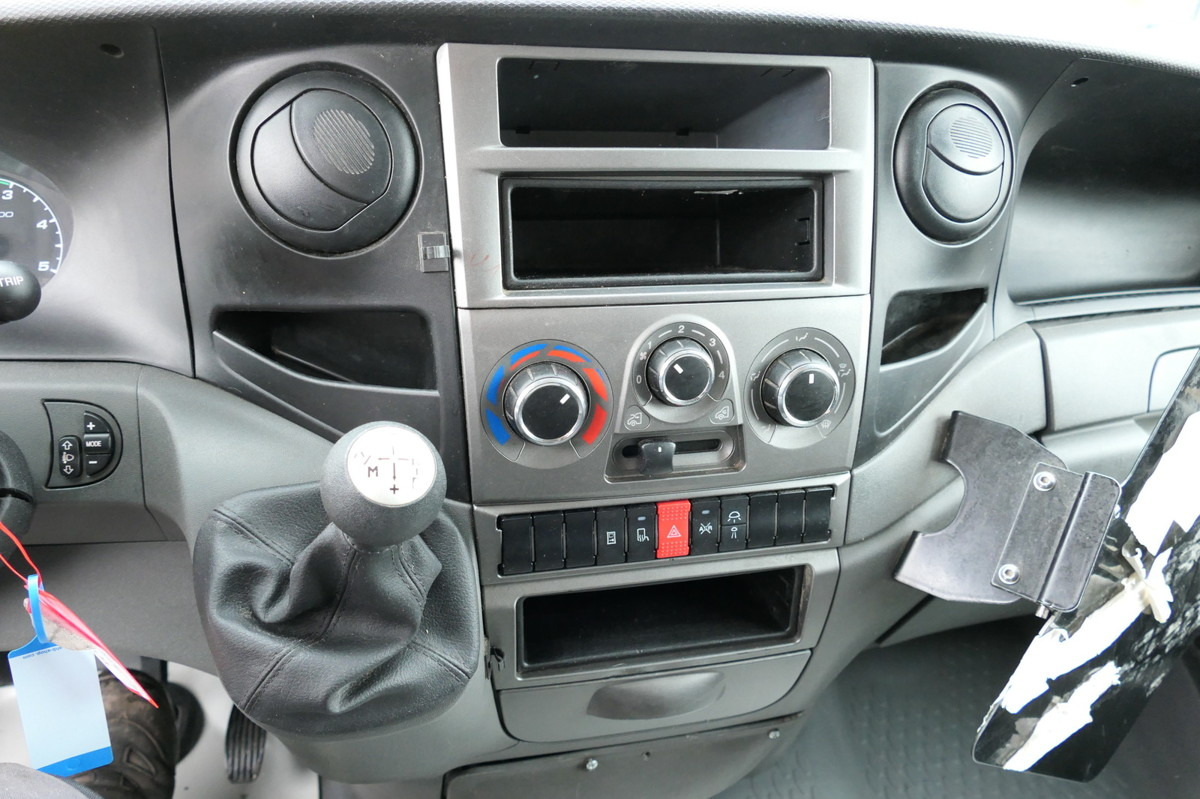 Xe tải nhỏ thùng kín IVECO Daily 35 S11 C30C AUTOMATIK KAMERA Regale LUFT D: hình 9