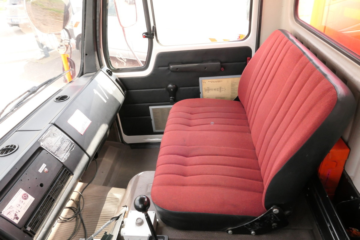 Xe tải cứu hỏa MERCEDES-BENZ 1019 AF Rüstwagen 4x4 TOP ZUSTAND: hình 17