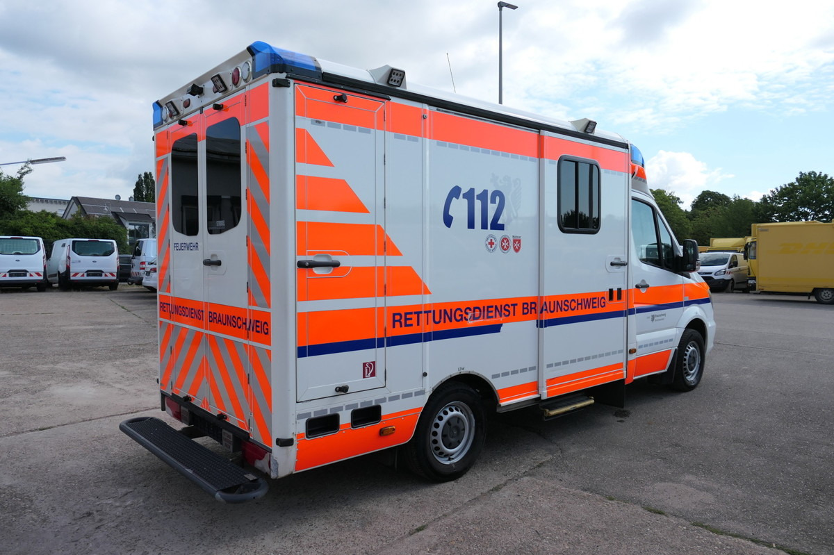 MERCEDES-BENZ 319 Sprinter 6-Zylinder Rettungswagen Strobel - Xe cứu thương: hình 3 MERCEDES-BENZ 319 Sprinter 6-Zylinder Rettungswagen Strobel - Xe cứu thương: hình 3