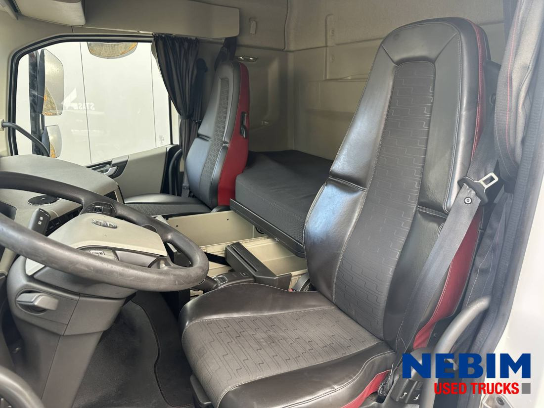 Volvo FH 420 4X2 - 587.750km - Xe đầu kéo: hình 3 Volvo FH 420 4X2 - 587.750km - Xe đầu kéo: hình 3