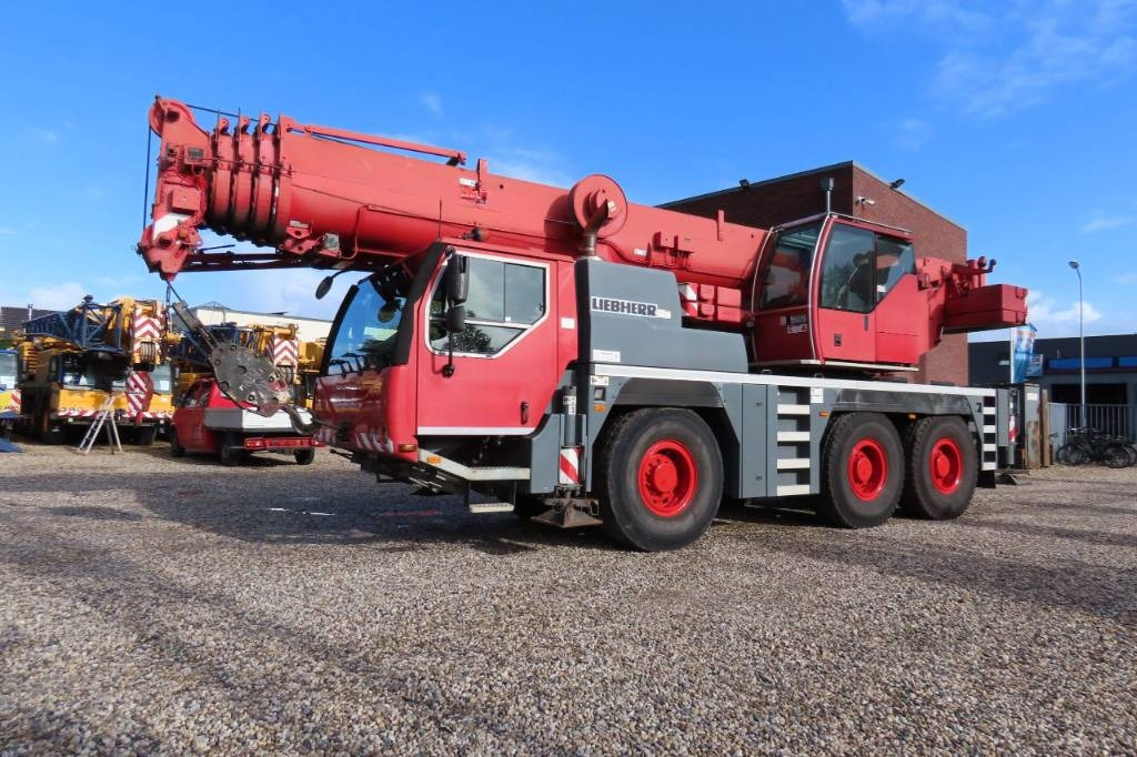 Liebherr LTM 1055-3.2 - Cần cẩu mọi địa hình: hình 1 Liebherr LTM 1055-3.2 - Cần cẩu mọi địa hình: hình 1