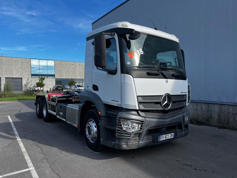 Mercedes-Benz Actros 2543 - Xe tải nâng móc: hình 5 Mercedes-Benz Actros 2543 - Xe tải nâng móc: hình 5