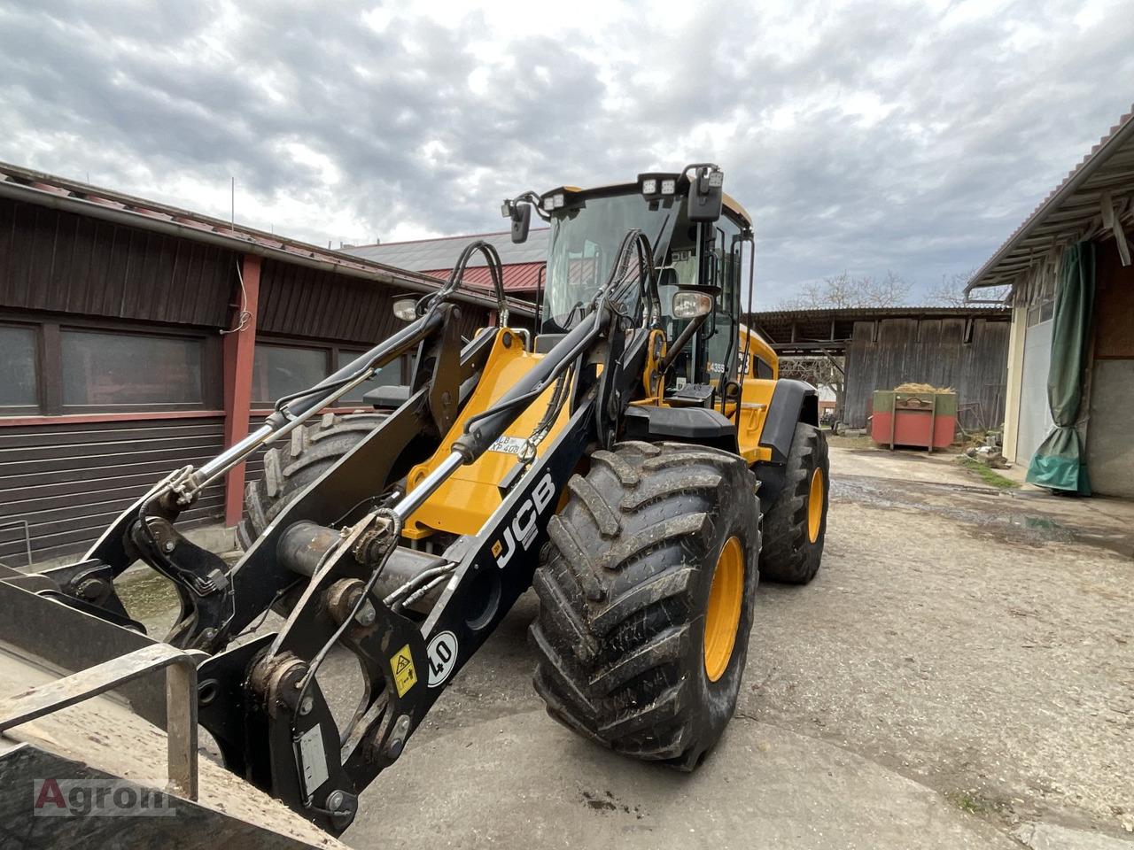 JCB 435 S Agri HighLift - Máy xúc lật bánh lốp: hình 1 JCB 435 S Agri HighLift - Máy xúc lật bánh lốp: hình 1