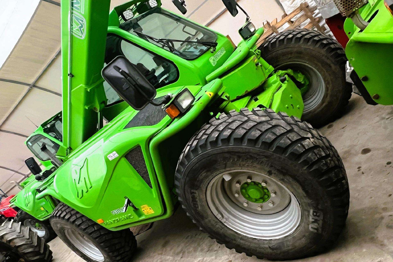 Merlo P38.10 Turbo Farmer - Máy thổi tuyết: hình 2 Merlo P38.10 Turbo Farmer - Máy thổi tuyết: hình 2