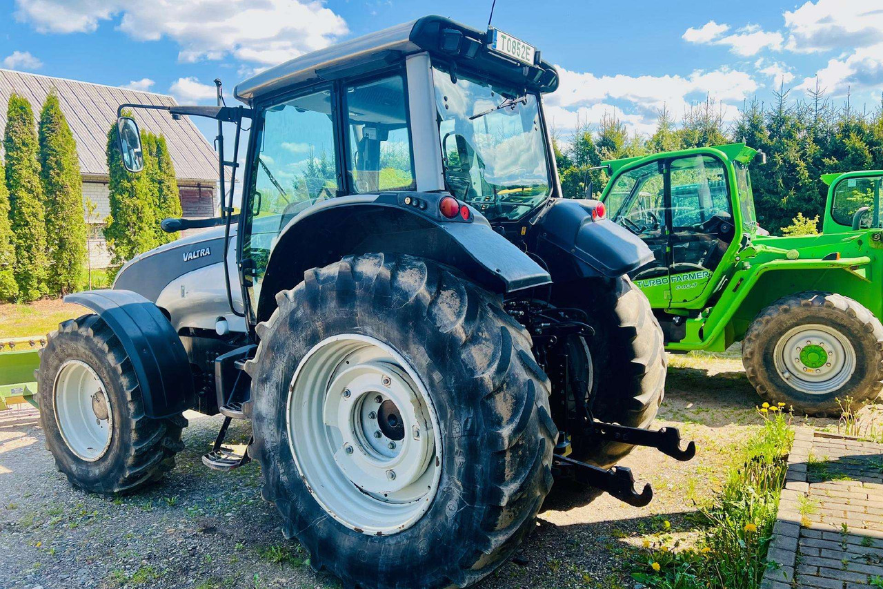 Valtra T121 HT - Máy cày: hình 2 Valtra T121 HT - Máy cày: hình 2