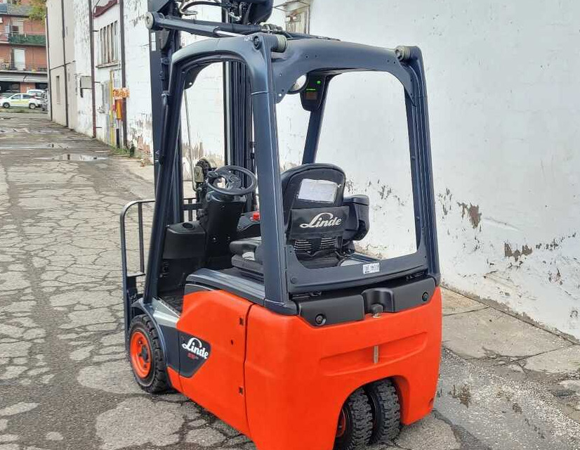 Linde E 15-02/386 (2500 ore) - Xe nâng điện: hình 2 Linde E 15-02/386 (2500 ore) - Xe nâng điện: hình 2