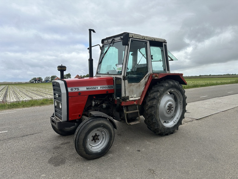 Massey Ferguson 675 - Máy cày: hình 1 Massey Ferguson 675 - Máy cày: hình 1