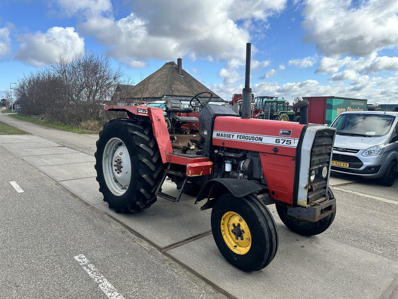 Massey Ferguson 675 - Máy cày: hình 2 Massey Ferguson 675 - Máy cày: hình 2