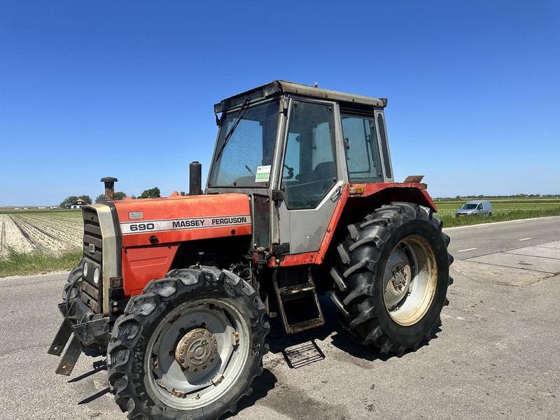 Massey Ferguson 690 - Máy cày: hình 1 Massey Ferguson 690 - Máy cày: hình 1