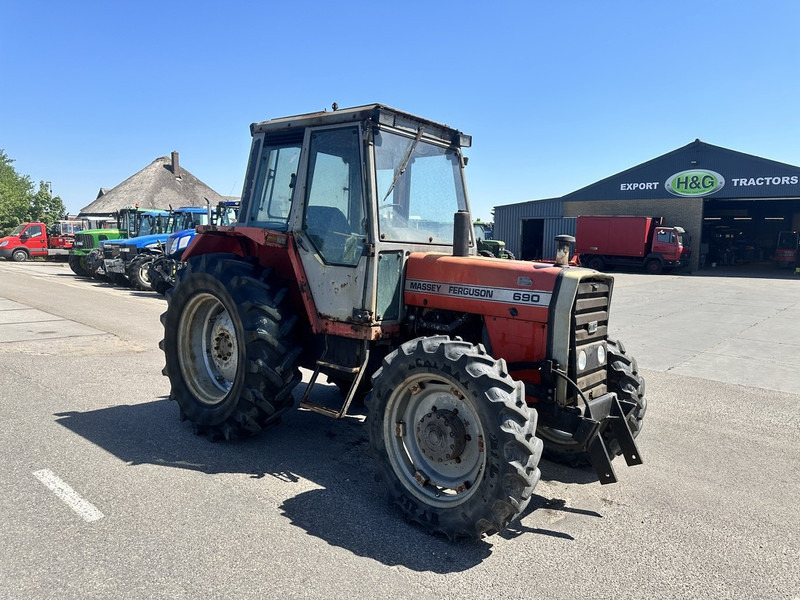 Massey Ferguson 690 - Máy cày: hình 3 Massey Ferguson 690 - Máy cày: hình 3