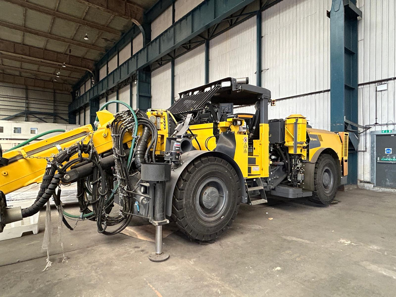 Atlas Copco (Epiroc) Boltec EC - Máy doa định hướng: hình 3 Atlas Copco (Epiroc) Boltec EC - Máy doa định hướng: hình 3