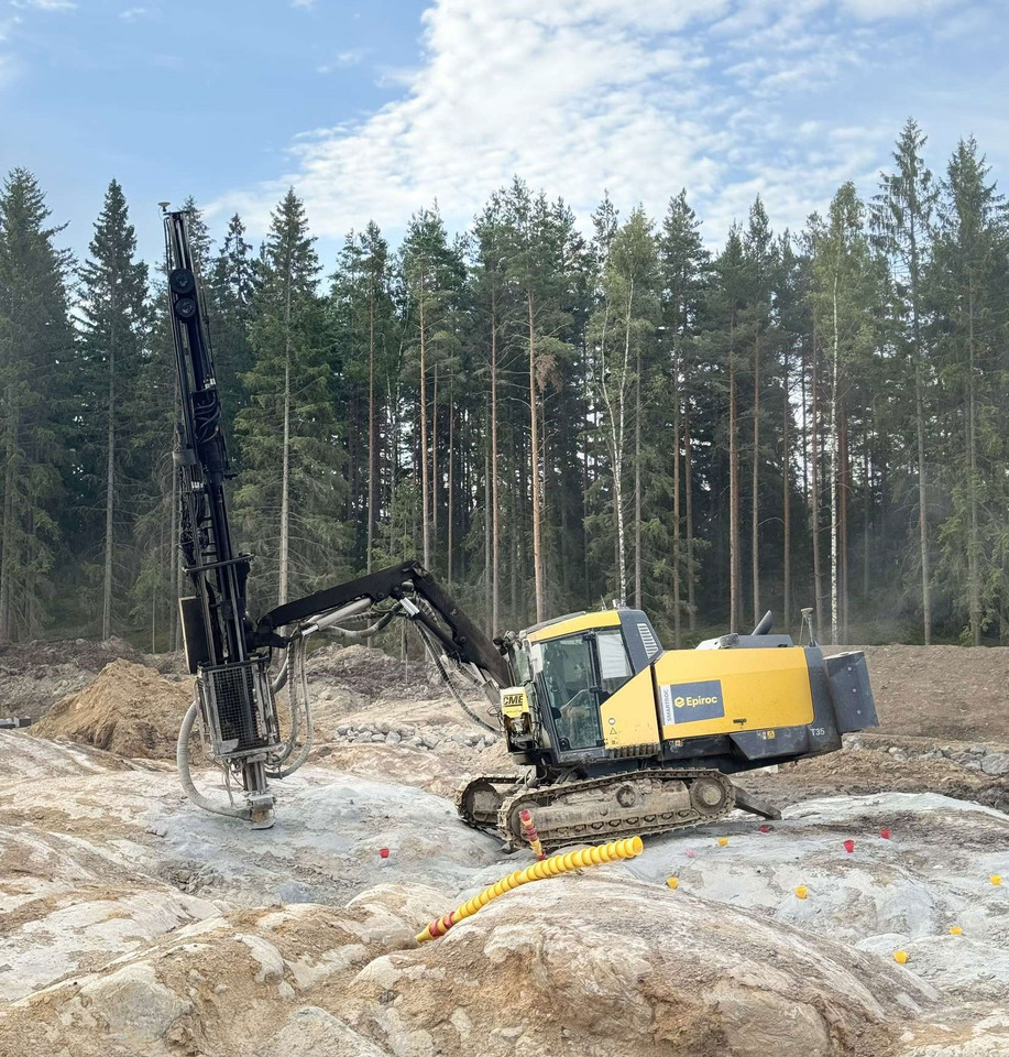 Atlas Copco (Epiroc) SmartROC T35 - Giàn khoan: hình 1 Atlas Copco (Epiroc) SmartROC T35 - Giàn khoan: hình 1
