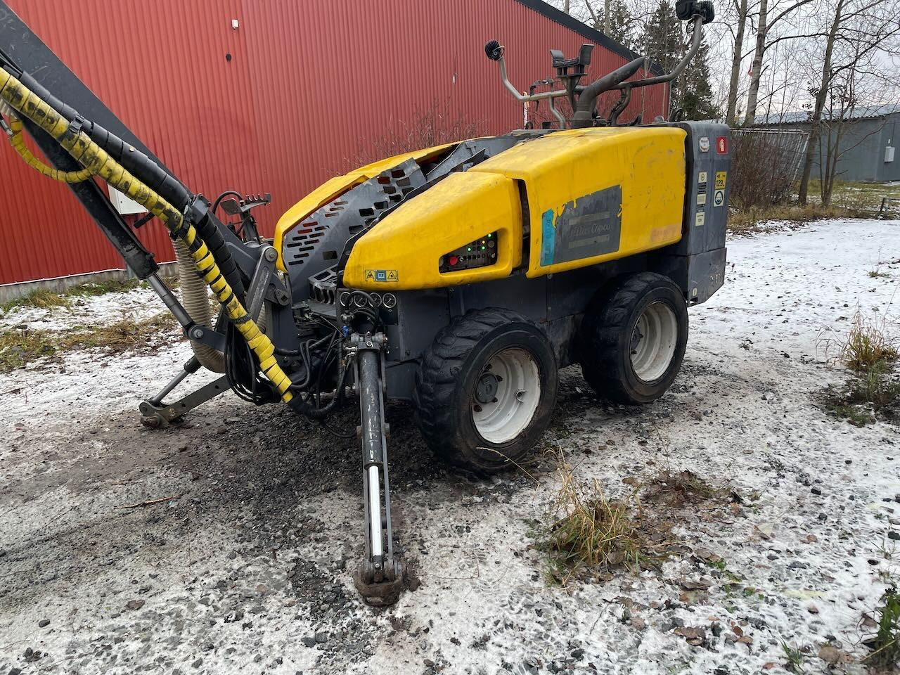 Atlas Copco FlexiROC T15R - Giàn khoan: hình 4 Atlas Copco FlexiROC T15R - Giàn khoan: hình 4