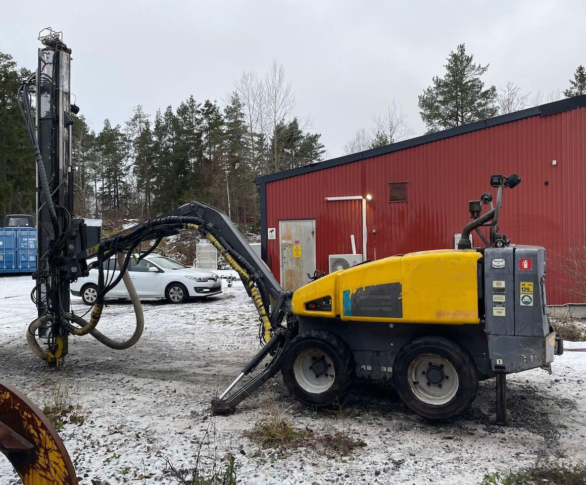 Atlas Copco FlexiROC T15R - Giàn khoan: hình 3 Atlas Copco FlexiROC T15R - Giàn khoan: hình 3
