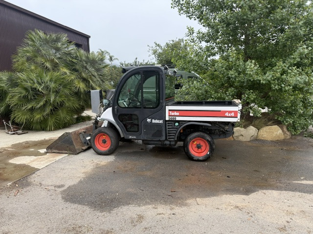 Bobcat 5600 4×4 - ATV/ Xe 4 bánh: hình 3 Bobcat 5600 4×4 - ATV/ Xe 4 bánh: hình 3