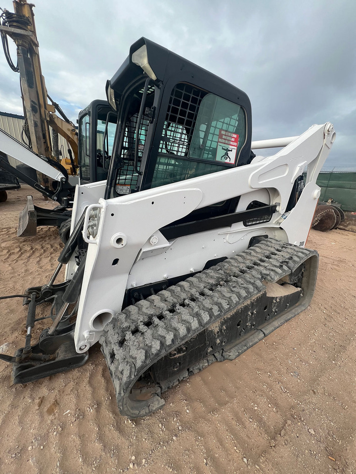 Bobcat T870 - Máy xúc lật đa năng: hình 3 Bobcat T870 - Máy xúc lật đa năng: hình 3