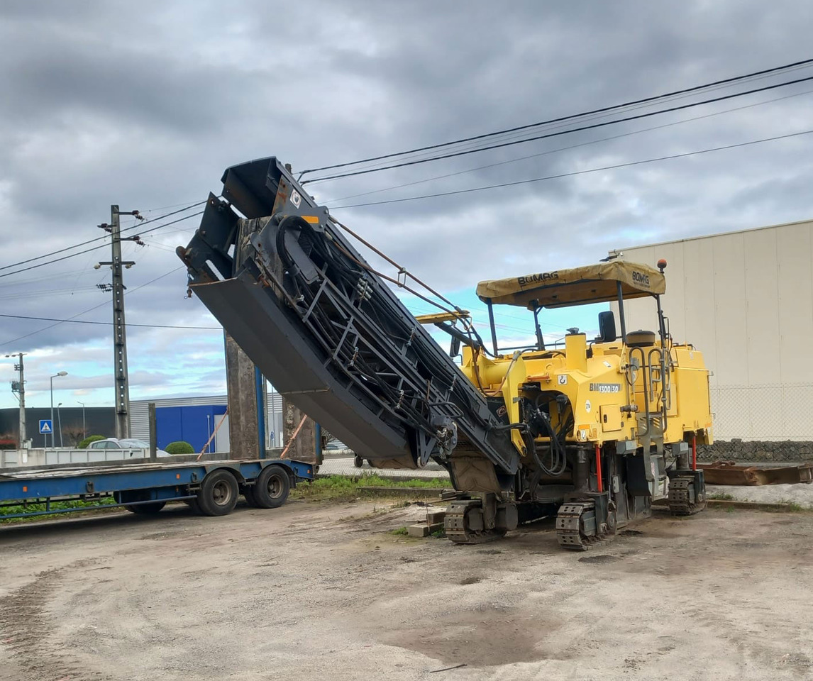 Bomag BM 1300/30 - Máy bào lạnh: hình 2 Bomag BM 1300/30 - Máy bào lạnh: hình 2