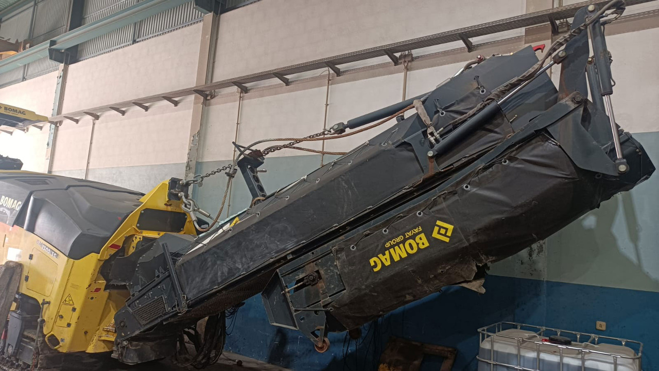 Bomag BM 1300/35 - Máy bào lạnh: hình 5 Bomag BM 1300/35 - Máy bào lạnh: hình 5