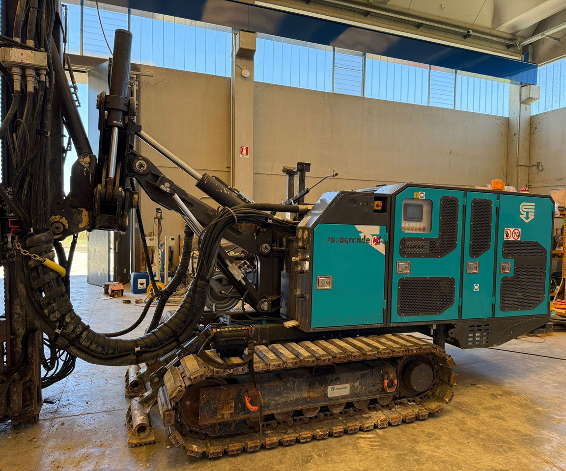 Casagrande C4 XP-2 - Máy đóng cọc: hình 1 Casagrande C4 XP-2 - Máy đóng cọc: hình 1