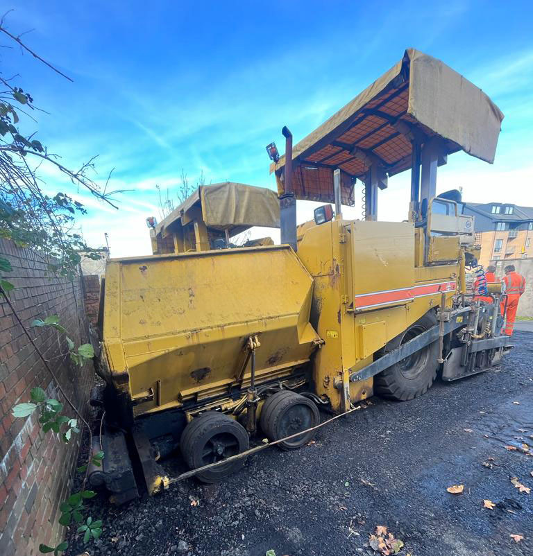 Caterpillar AP600 - Máy lát nhựa đường: hình 2 Caterpillar AP600 - Máy lát nhựa đường: hình 2