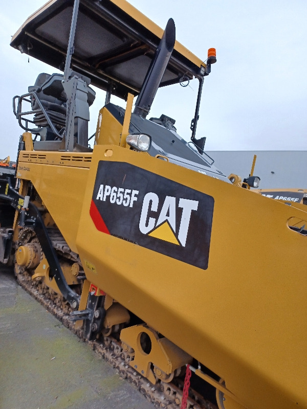 Caterpillar AP655F - Máy lát nhựa đường: hình 3 Caterpillar AP655F - Máy lát nhựa đường: hình 3
