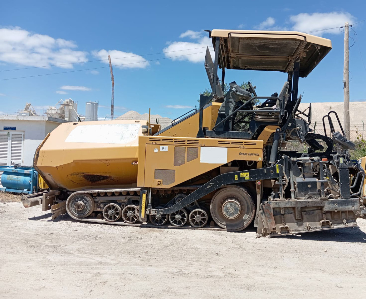 Caterpillar AP655F - Máy lát nhựa đường: hình 2 Caterpillar AP655F - Máy lát nhựa đường: hình 2