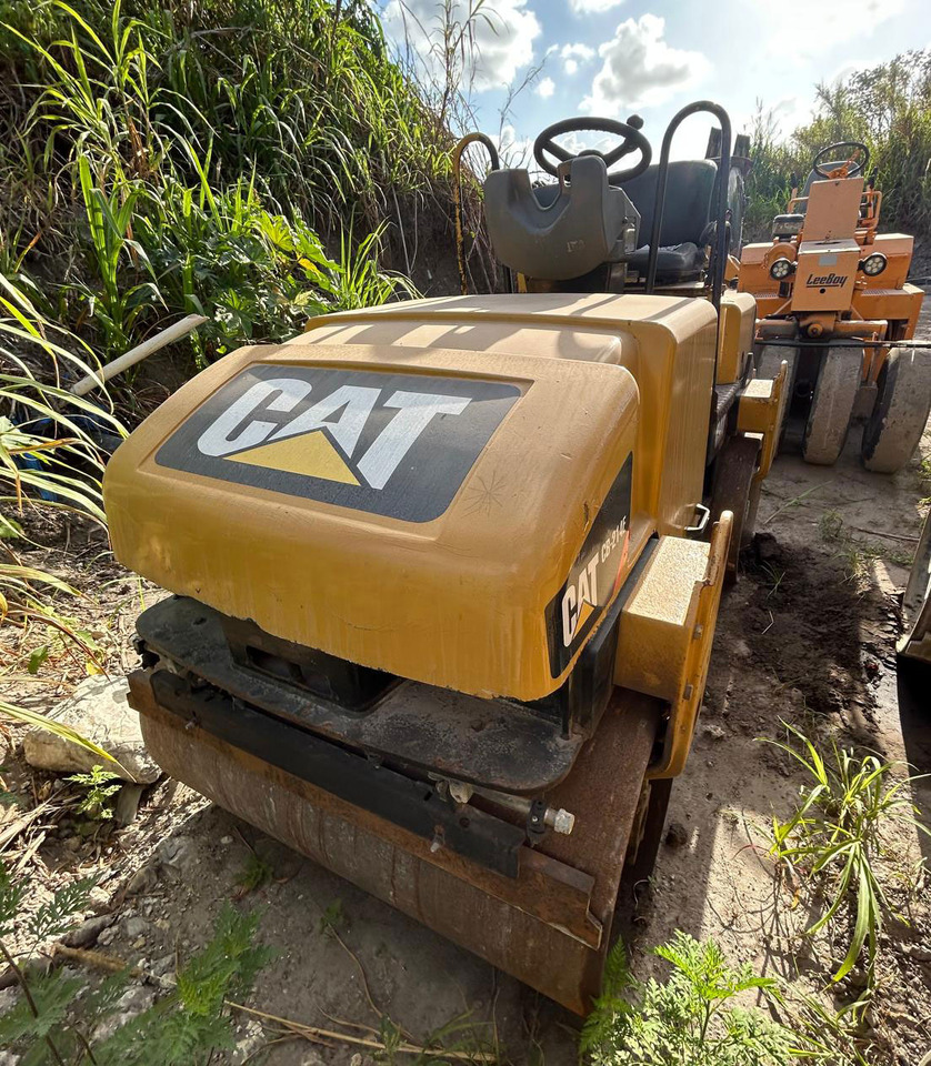 Caterpillar CB-214E - Máy lăn: hình 5 Caterpillar CB-214E - Máy lăn: hình 5