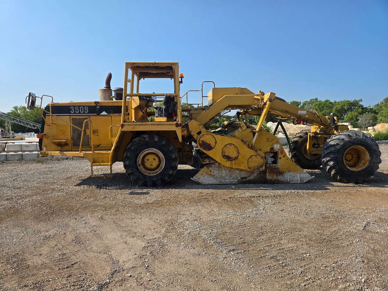 Caterpillar RM350B - Máy san nền đất: hình 1 Caterpillar RM350B - Máy san nền đất: hình 1
