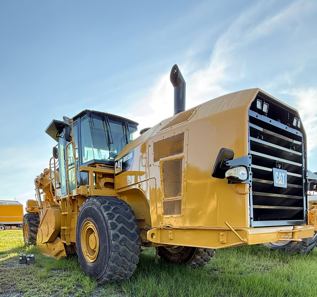 Caterpillar RM500B - Máy san nền đất: hình 1 Caterpillar RM500B - Máy san nền đất: hình 1