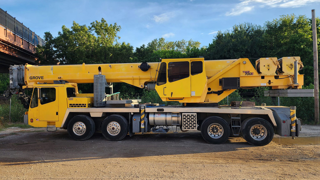 Grove TMS700E - Cẩu bánh lốp: hình 1 Grove TMS700E - Cẩu bánh lốp: hình 1