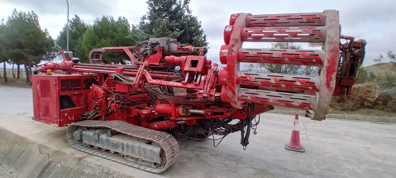 Interoc AN140 - Máy đóng cọc: hình 2 Interoc AN140 - Máy đóng cọc: hình 2