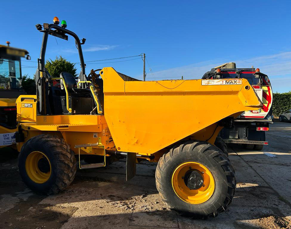 JCB 9T-2 - Xe ben đổ mini: hình 2 JCB 9T-2 - Xe ben đổ mini: hình 2