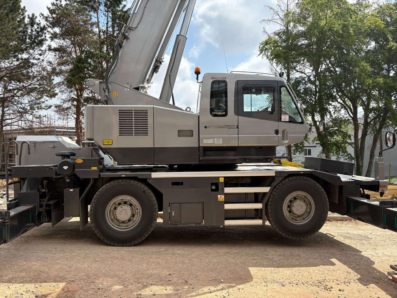 Kato CR-350Ri - Cẩu bánh lốp: hình 2 Kato CR-350Ri - Cẩu bánh lốp: hình 2