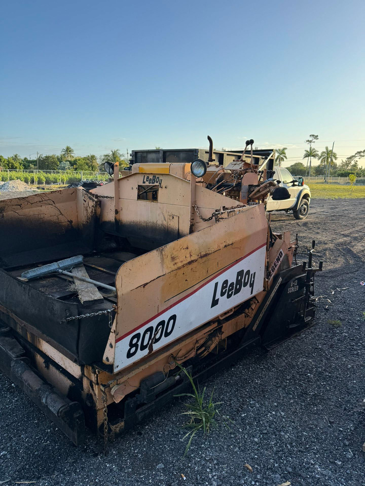Leeboy 8000 - Máy lát nhựa đường: hình 4 Leeboy 8000 - Máy lát nhựa đường: hình 4