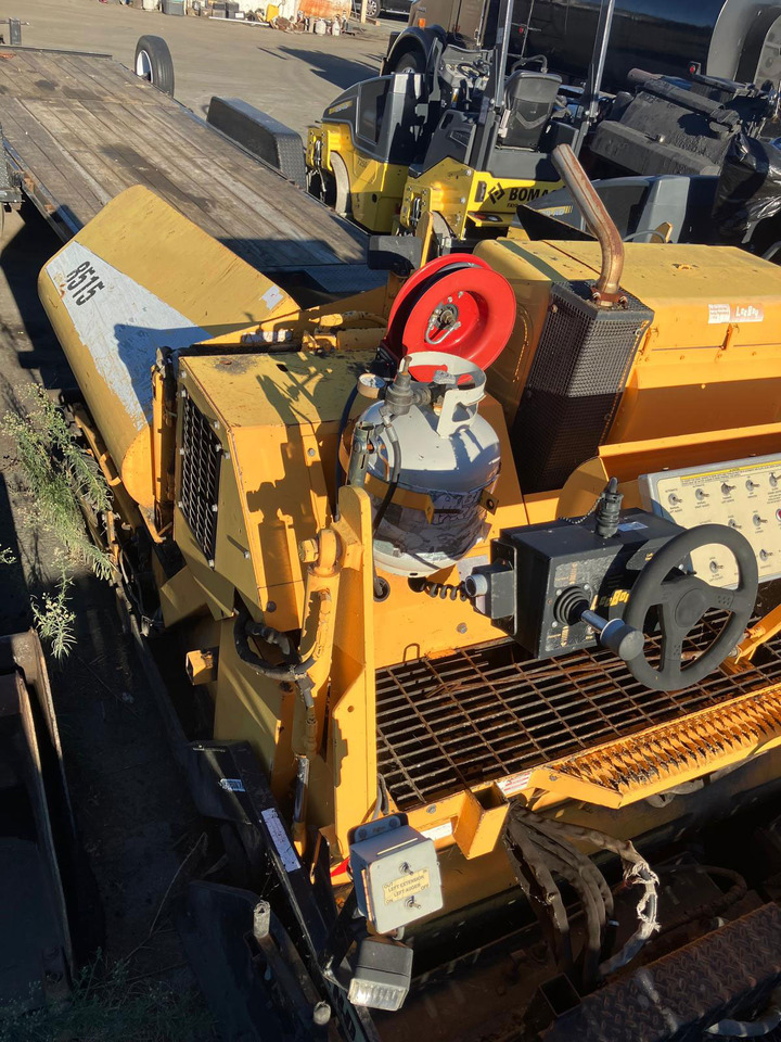 Leeboy 8515 - Máy lát nhựa đường: hình 3 Leeboy 8515 - Máy lát nhựa đường: hình 3