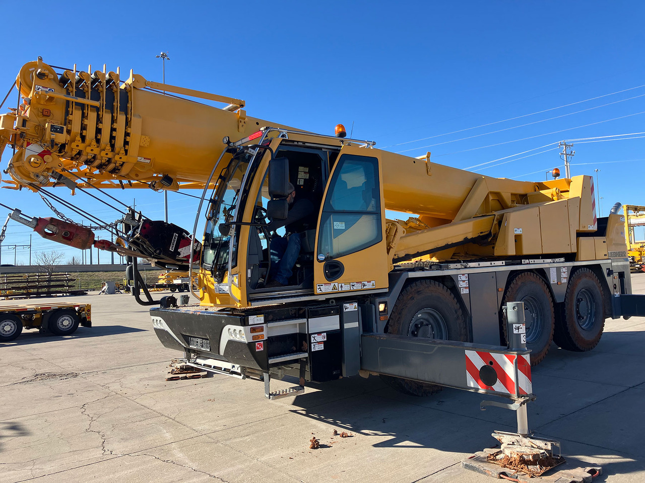 Liebherr LTC 1050-3.1 - Cẩu bánh lốp: hình 2 Liebherr LTC 1050-3.1 - Cẩu bánh lốp: hình 2