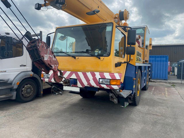 Liebherr LTM 1040-2.1 - Cẩu bánh lốp: hình 2 Liebherr LTM 1040-2.1 - Cẩu bánh lốp: hình 2