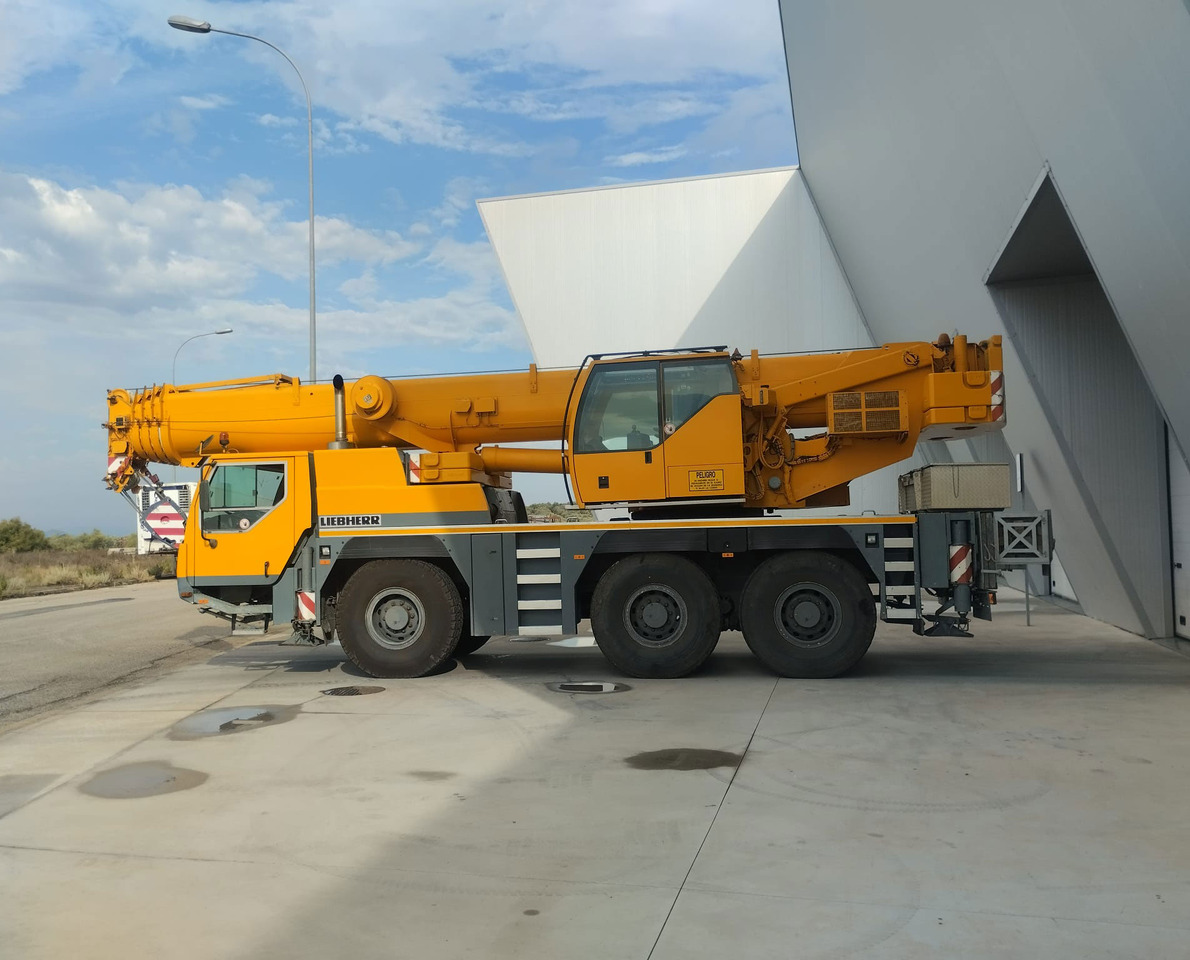 Liebherr LTM 1055-3.1 - Cẩu bánh lốp: hình 3 Liebherr LTM 1055-3.1 - Cẩu bánh lốp: hình 3