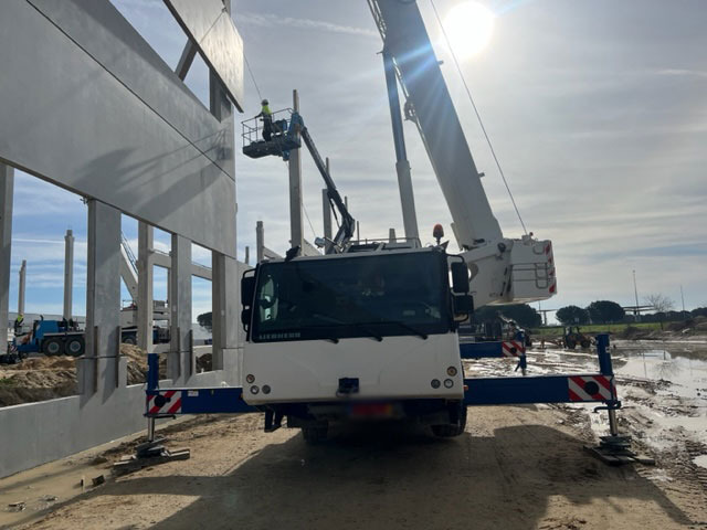 Liebherr LTM 1060-3.1 - Cần cẩu tháp: hình 4 Liebherr LTM 1060-3.1 - Cần cẩu tháp: hình 4