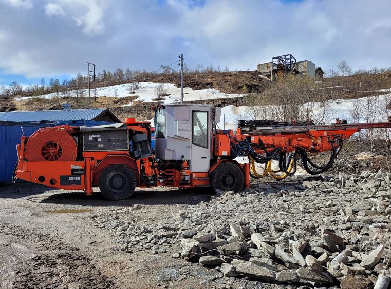 Sandvik DD420-S60C - Máy doa định hướng: hình 1 Sandvik DD420-S60C - Máy doa định hướng: hình 1
