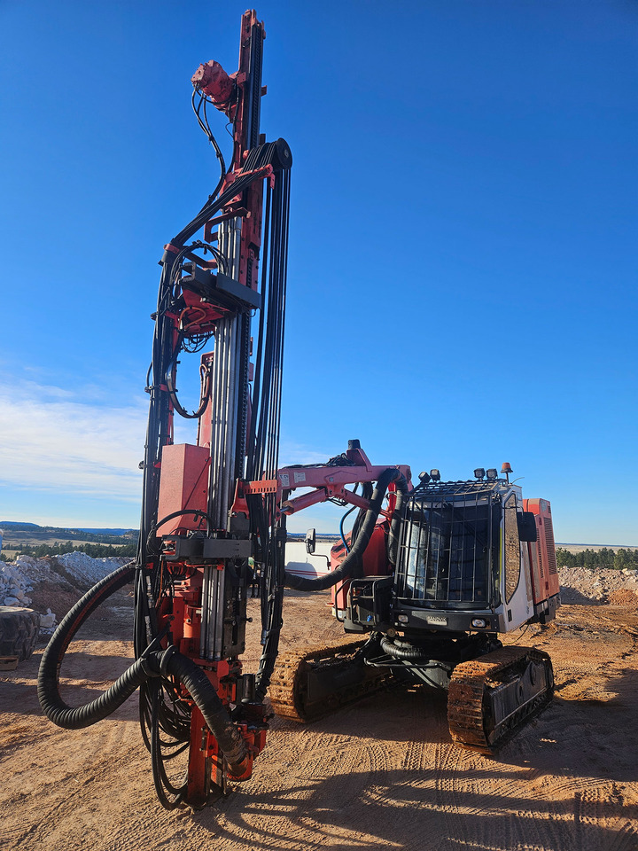 Sandvik DX800 - Giàn khoan: hình 3 Sandvik DX800 - Giàn khoan: hình 3