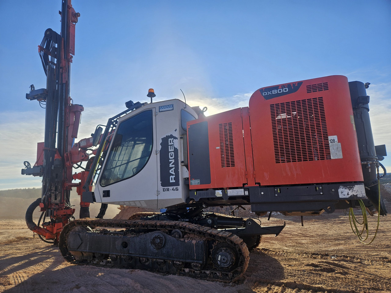 Sandvik DX800 - Giàn khoan: hình 2 Sandvik DX800 - Giàn khoan: hình 2