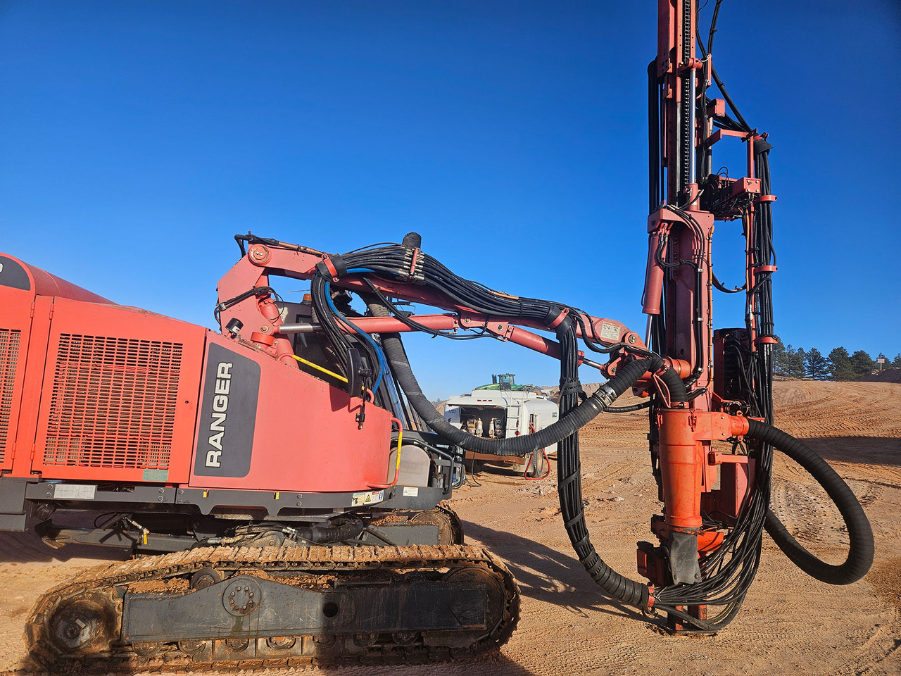 Sandvik DX800 - Giàn khoan: hình 5 Sandvik DX800 - Giàn khoan: hình 5